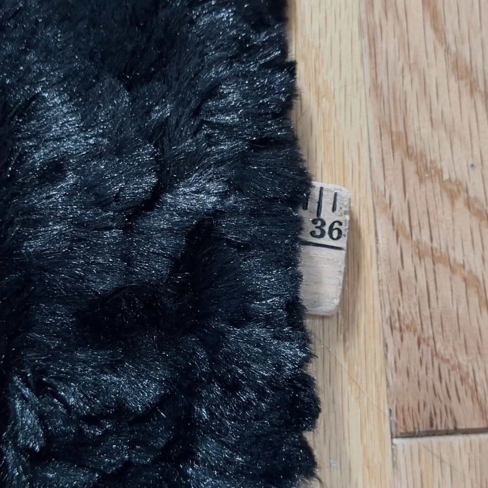 Dennis by Dennis Basso Scarf Women OS Black Faux Fur Rosette Accent Plush Wrap